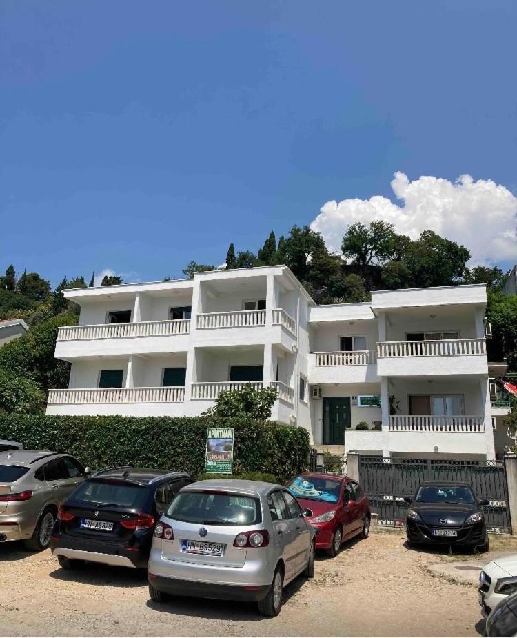 Apartments Milicevic Herceg Novi Eksteriør bilde
